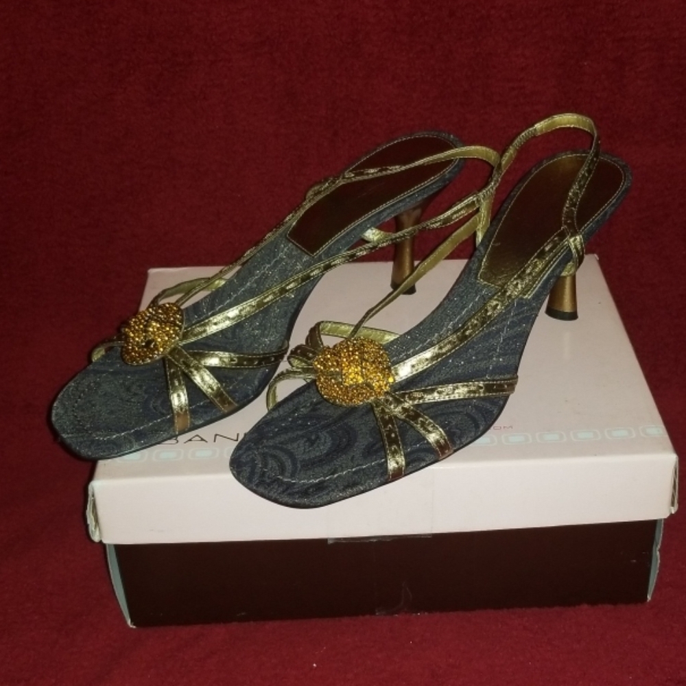 Dress sandals